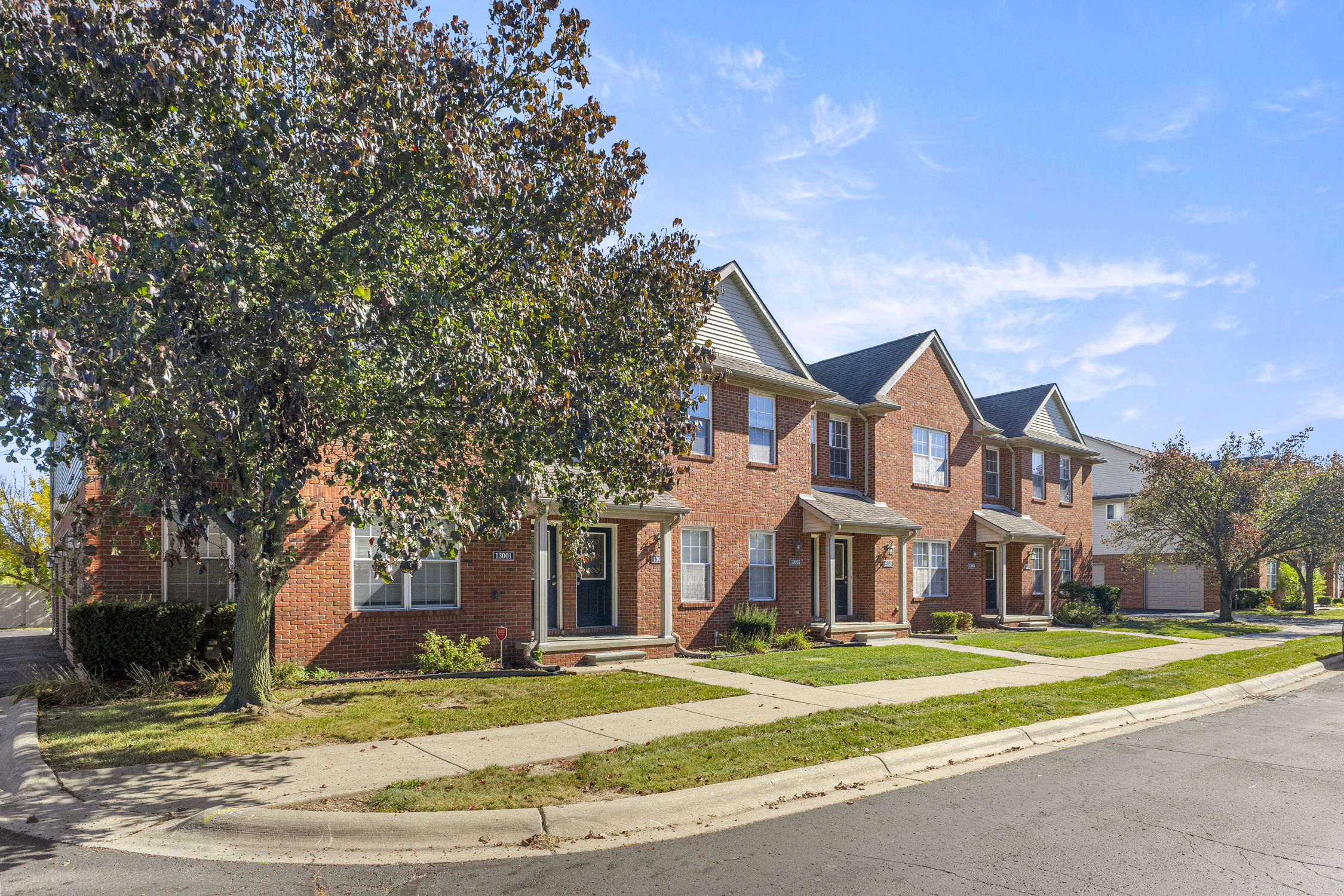 13033 Turnberry