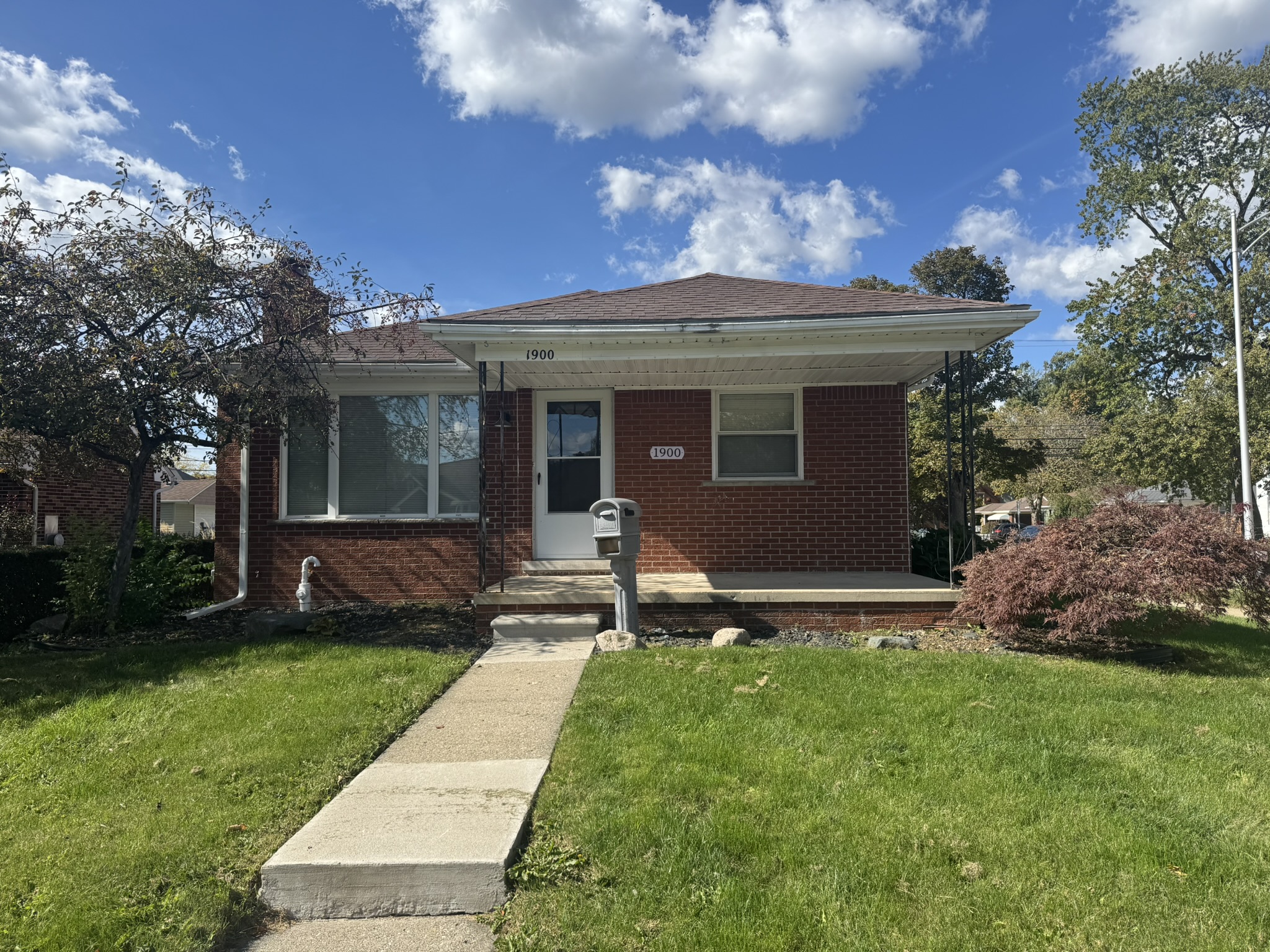 1900 West Jefferson Avenue