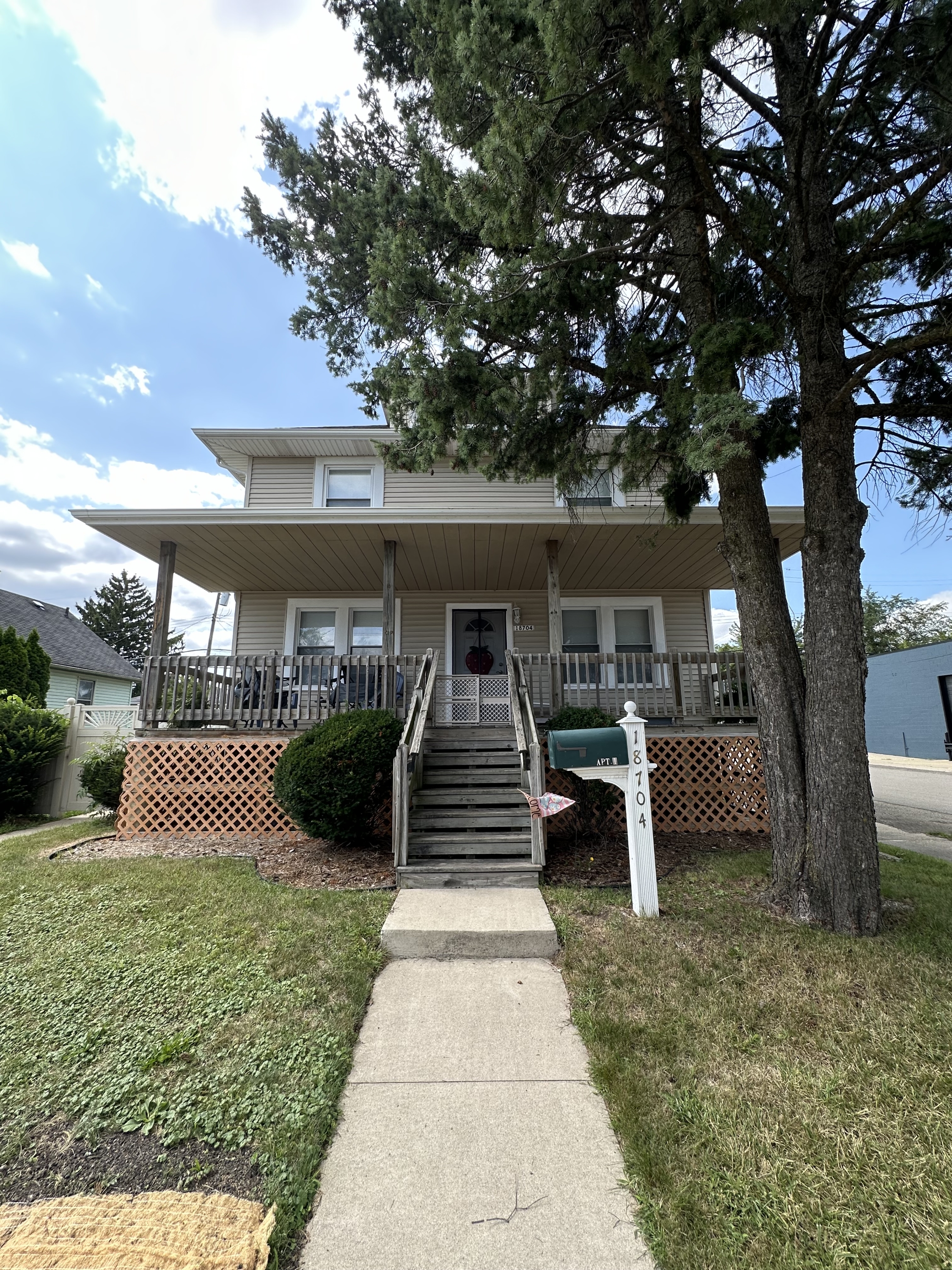 18704 Jefferson - 2